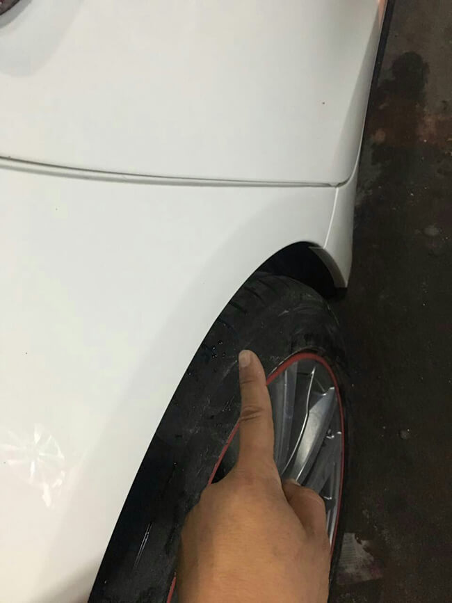 汽車的風(fēng)擋玻璃怎么保養(yǎng)？